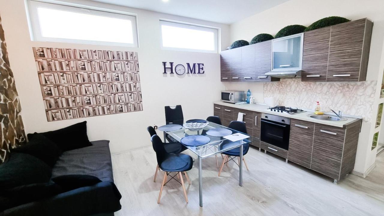 Simi Central Apartment Орадя Екстер'єр фото